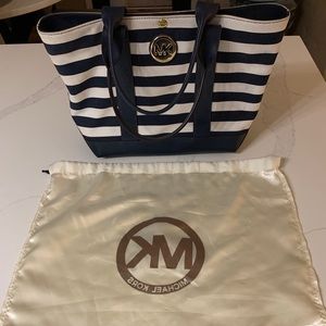 Micheal kors purse